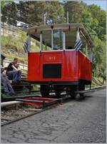 Dieses Bild auf der freien Strecke zeigt die fertig montiere Drehscheibe  der Dm 2/2 N� 3. S�mtliche Utensilien der  Drehscheibe  haben ihren Platz auf der Dm 2/2 N� 3 und werden immer mitgef�hrt. 

8. Sept. 2024
