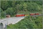 estival Suisse de la vapeur / Schweizer Dampffestival 2025 - Der RhB Bernina Bahn ABe 4/4 I N� 35 der Blonay-Chamby Bahn n�hert sich  mit seinem Museumszug auf dem Weg in Richtung Blonay der Dienststation Vers-Chez-Robert.  

8. Juni 2025