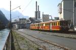 Am Zementwerk Lor�ns vorbei fahren ES 10.203 oder 204 (ex MThB ABDm 2/4) und ET 10.103 oder 104 der Montafonerbahn in Richtung Schruns (August 1982)