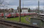 Dieser Tage streiken mal nicht Fahrzeuge, Weichen oder Signale im großen Kanton, sondern die Mitarbeiter.

Hoppala, irgendwer arbeitet doch und schleicht auf der Konstanzer Abstellgruppe in Kreuzlingen um 146 230 herum. März 2023. 