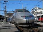 TGV Lyria wartet in Lausanne auf die Abfahrt nach Paris.