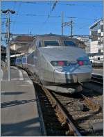 TGV Lyria der ersten Generation in Lausanne.
Kurz nachdem dieser Triebzüge durch POS ersetzt worden sind, wurden sie verschrottet. 

10. Febrauar 2012.naai