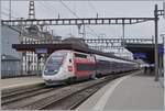 Der TGV Lyria 9768 bestehend aus dem TGV Rame 4717 ist von Lausanne nach Pairs unterwegs und verlässt Genève in Richtung Bellegarde (Ain).