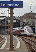 Der  Olympia  - TGV Rame 4718 wird als TGV Lyria 9774 nach Paris Gare de Lyon (via Genève) in Lausanne bereit gestellt.