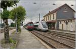 In Frasne vermittelt der RE 18122 von Neuchâtel gekommen, Anschluss an den TGV Lyria 4411 welcher von Lausanne nach Paris unterwegs ist.