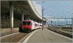 Der ex TRAVYS RBDe 560 384 welcher weiterhin mit seinem B und ABt in den attraktiven Travys Lackierung (aber SBB Beschriftung) unterwegs ist, trifft als Regionalzug von Kerzers her kommend, in Lausanne auf Gleis 70 ein.

31. August 2024