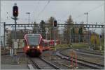 Der RE 2860 aus Biel/Bienne kommend erreicht sein Ziel La Chaux de Fonds.