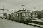 Der SBB RBe 4/4 1432 erreicht mit seinen Regionalzug 7242 sein Ziel Aarau. 

Analogbild vom Sept. 1984
