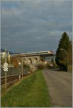 Und kurz darauf kommt der ICN 1631 von Lausanne nach Basel.
Grenchen, den 7. Nov. 2012 