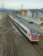 ICN bei der Durchfahrt in Chavornay.
01.02.2010