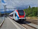 Der aus Genève gekommene SBB LEX RABe 522 229 hat sich in La Plaine mit dem aus der Gegenrichtung angekommen Léman Express RL6 von Bellegarde (Ain) vereinigt.