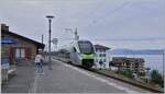 Starke Fahrgastzunahme bei der Region Alps bewogen die Bahn, bei der BLS von Montag bis Freitag einen RABe 528 MIKA zu mieten. Mit der Ablieferung der EVO RABe 533 ab dem Fr�hjahr 2026 konnte der Fahrzeugmangel �berwunden werden und BLS MIKA am Genfersee sind Geschichte. Die Bilder zeigen den BLS RABe 528 109 beim Wenden in St-Gingolph Suisse. St-Gingolph liegt unmittelbar an der  Grenze, die eine H�lfte in der Schweiz, die andere in Frankreich. 

4. M�rz 2024
