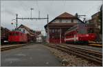 Links die CJ-Lok Gem 4/4 401 rechts ein ex FW Be 4/4 in Tramelan.