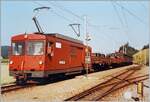 Der WSB De 4/4 44 ist mit zwei Rs und drei Tibs als Extrag�terzug 817 von Suhr G�tergleis nach Leimach unterwegs und hat Zetzwil erreicht.