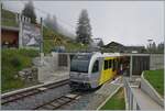 blm-bergbahn-lauterbrunnen-murren/856683/der-neue-blm-be-46-102 Der neue BLM Be 4/6 102 'Mönch' beim Halt in Winteregg. 

23. Juli 2024