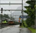 bls-lotschbergbahn/290075/durch-den-straken-regen-hat-sich Durch den straken Regen hat sich die Ae 6/8 nach Kandersteg hoch gekmpft.
29. Juni 2013