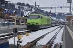 Von hintern übernimmt die BLS Re 465 011 mit dme Interface Wagen den GPX 4068 und wird ihn nach Interlaken Ost schieben.
