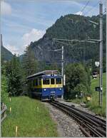 Der BOB ABeh 4/4 313 erreicht von Interlaken Ost kommend sein Ziel Lauterbrunnnen.