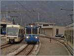 Unser durch warten auf Anschlusszüge verspätet Schnellzug kreuzt den aus Locarno kommende ABe 8/8  Roma  statt in Masea im Betriebsbahnhof der SSIF in Domodossla.