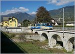 Ein  Mini  Ferrovia Vigezzina SSIF Treno Panoramico zwischen Zornasco und Malesco auf dem Weg nach Locano.