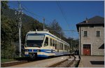 Der Ferrovia Vigezzina SSIF ABe 4/6 N° 64 als Regionalzug 267 von Domodossola nach Re unterwegs verlässt Trontano. 7. Okt. 2016