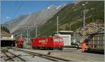 Nicht nur Glacier Express-Zge, sondern auch Gterzge darf die MGB HGe 4/4 ziehen.
Zermatt, 4. Okt. 2011