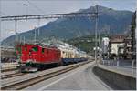 Die HGe 4/4 36 steht mit ihrem Glacier Pullman Express St.Moritz - Zermatt in Brig. Der schöne Zug ist wie folgt formiert: RhB D 4051, RhB As 1144, RhB WR-S 3820 uns RhB As 1143. 31. August 2019