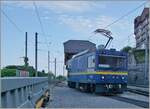 Die MOB Gem 2/2 2504 rangiert in Chamby.