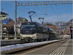 Die MOB Ge 4/4 8002 mit ihrem Golden Pass Express (GPX) beim Halt in Montbovon.

20. Jan. 2026