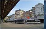 Montreux mit dem CEV MVR ABeh 2/6 7504  VEVEY  und einem weiteren im Hintergrund.