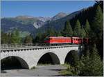 Kurz nach der Dienststation Muot folgt der Albula Viadukt I, hier mit der RhB Ge 6/6 II 707 auf der Fahrt nach St. Moritz. 
14. Sept. 2016