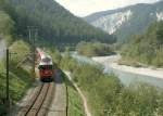 RhB Ge 4/4 II mit RE Richtung in der Rheinschlucht bei Versam Safien
13.09.2009