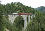 RhB Regionazug nach Filisur auf dem Wiesen-Viadukt am 16.09.2009.