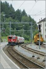 Die Ge 4/4 I 603 mit einem kurzen Gterzug in Reichenau Tamins am 13. August 2010.
