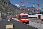 Der TMR Beh 4/8 N° 72 mit der UIC Nummer 72 (UIC 90 85 838 072-4 CH-TMRSA) hat sein Ziel Martigny erreicht. Der Bahnhofsteil der M-C wurde einige Monate lange umgebaut und wie man sieht, sind die Arbeiten noch nicht ganz abgeschlossen. 

9. April 2026