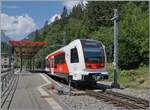 Langsam kommen die neuen TMR/SNCF Triebwagen Beh 4/8 Z 838 in Betrieb: der TMR SNCF Beh 4/8 893 (90 85 838 893-0)  Le Trient  ist als Extrazug nach Le Ch�telard Fronti�re gekommen und f�hrt nun als Leermaterialzug nach Vernayaz zur�ck. Das Bild entstand auf dem Zugangsweg zum Bahnsteig. 

10. Juli 2026