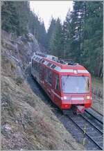 Der TMR BDeh 4/8 21 ist als Regionalzug 18979 von Vallorcine nach Vernayaz MC (SEV nach Martigny MC) kurz nach Vallorcine unterwegs.