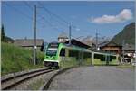 Der TPC ASD ABe 4/8 471 ist als R 71 428 auf dem Weg von Aigle nach Les Diablerets und erreicht praktisch unmittelbar nach dieser Aufnahme die Haltestelle Vers l'Eglise, dessen h�bscher Ort bei dieser Aufnahme etwas vom Zug verdeckt wird. 

31. Mai 2026