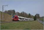 Der TPF RABe 527 192 ist bei Pensier auf dem Weg in Richtung Fribourg. 

29. März 2022