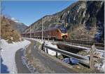 Ein SOB RABe 527 'Traverso' ist kurz nach Göschenen als IR 26 2334 'Treno Gottardo' auf dem Weg von Locarno nach Basel SBB. 

21. Jan. 2025
