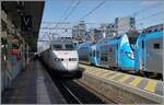 br-100/863686/der-renfe-ave-100-221-1-triebzug Der RENFE AVE 100 221-1 Triebzug wartet in Lyon Part Dieu auf die Abfahrt (14.32) nach Barcelona Sants (an 19:34).

13. März 2024