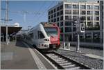 Seit heute, dem 24. Augst 2023 fahren von Bulle wieder Züge nach Broc Fabrique, nun aber nicht mehr auf Meterspurgleis, sondern auf Normalspur und damit sind nun auch Verbindungen von Bern bzw. Düdingen nach Broc Fabrique möglich. 
Im ...